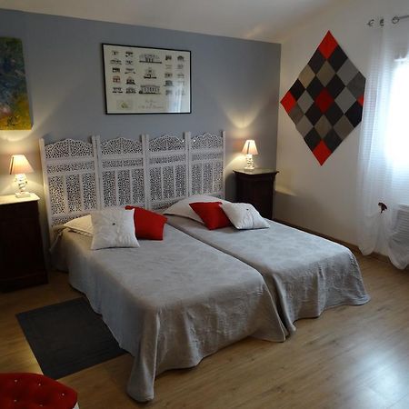 Une Chambre En Ville Savigneux  Rum bild