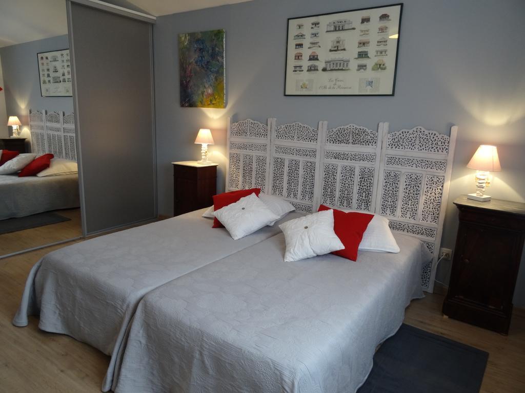Une Chambre En Ville Savigneux  Exteriör bild